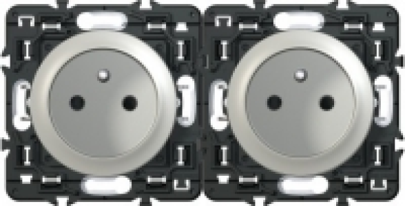 Double prise 2 P&ocirc;les + T. pr&eacute;c&acirc;bl&eacute;e titane &agrave; composer LEGRAND C&eacute;liane