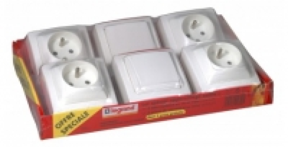Kit de 2 interrupteurs Va et vient + 4 prises 2P+T LEGRAND Saillie