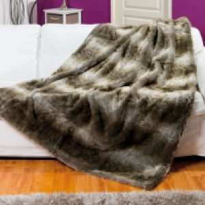 Plaid fourrure 29.99 €