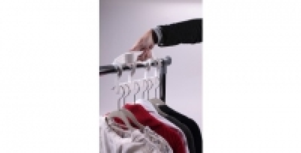 Porte 9 cintres en plastique