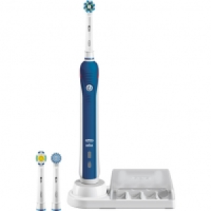 Oral B Brosse a dents Cross Action Pro 4000