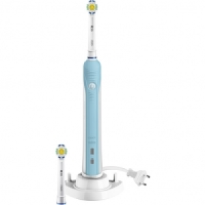 Oral B Brosse &agrave; dent Pro 770 White and Clean + 1 brossette