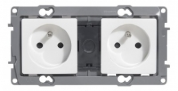 M&eacute;canisme double prise 2 p&ocirc;les + terre blanc LEGRAND Nilo&eacute; 11.90&nbsp;&euro;