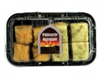 Assortiment de baklavas et de kada&iuml;fs