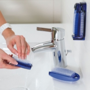 3 Brosses à ongles 1.99 €