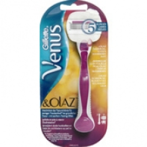 Gillette Rasoir + barres de soin pour la peau.