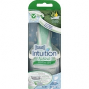 Wilkinson Rasoir intuition naturals sensitive, mousse et hydrate pendant lerasag