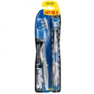 Brosse &agrave; dents medium, haute-performance, m&ecirc;me pour les dents du fond 7.99&nbsp;&euro;