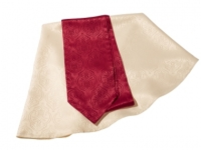 Nappe avec motif jacquard et chemin de table