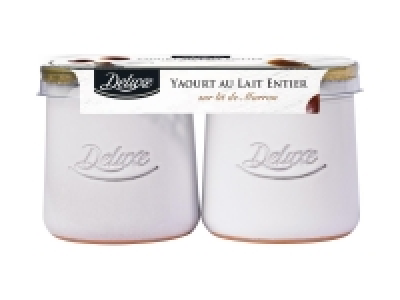 2 yaourts au lait entier sur lit de marrons