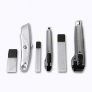 Lot de 3 cutters 3.99 €