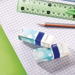 Lot de 2 gommes 0.49&nbsp;&euro;