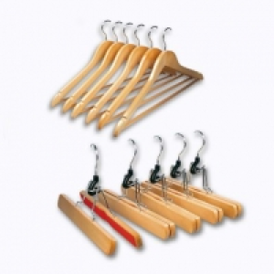 Cintres en bois 3.99 €