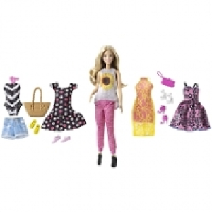 Poup&eacute;e Barbie Pink Passeport - Barbie et ses 4 tenues mode