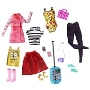 Poup&eacute;e Barbie Pink Passeport - Coffret de 5 tenues