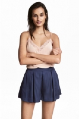  Short en satin 12.99&nbsp;&euro;