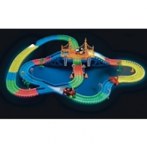 Magic Tracks - Mega circuit 5.49m + 2 Voitures + pont + croisement 49.99 €