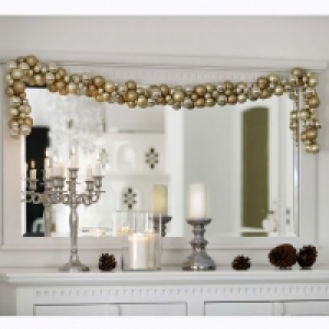 Living Art&reg; Guirlande boules de No&euml;l