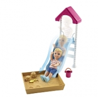 Toysrus  Poupée Barbie - Skipper - Aire de jeux