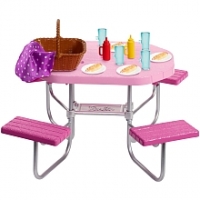 Toysrus  Coffret Barbie Mobilier dExtérieur - Table de Pique-Nique Rose et Hot-