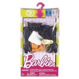 Toysrus  Poupée Barbie - Pochette de 5 paires de chaussures - FCR92