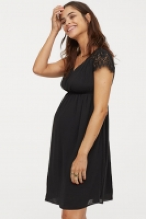  MAMA Robe avec dentelle 34.99 €