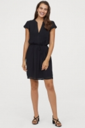  Robe avec ceinture à nouer 20.99 €