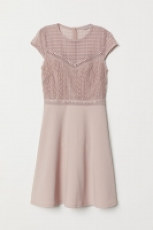  Robe à mancherons 20.99 €