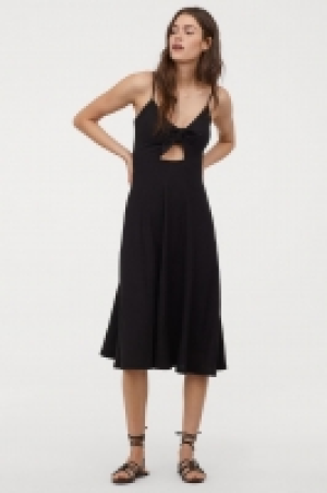  Robe découpée 17.99 €