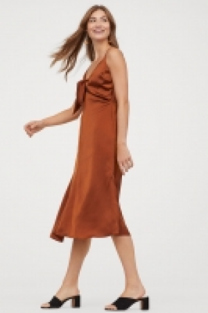  Robe en satin 29.99 €