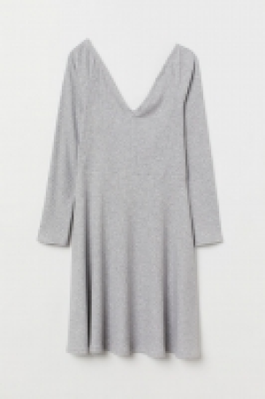  Robe épaules nues 9.99 €