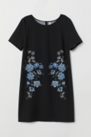  Robe courte 16.99 €