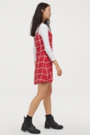  Robe à boutons 8.99 €