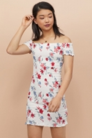  Robe épaules nues smockée 12.99 €