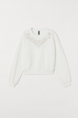  Sweat avec broderies 12.99 €