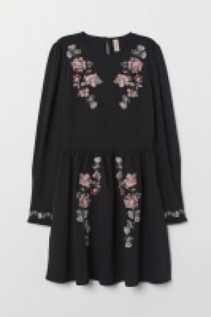  Robe brodée 24.99 €