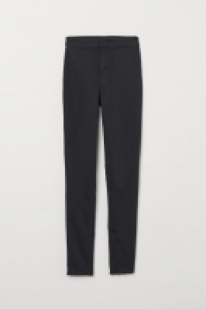  Pantalon en twill 5.99 €