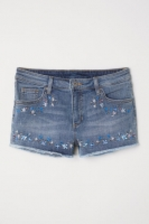  Short en jean brodé 17.99 €