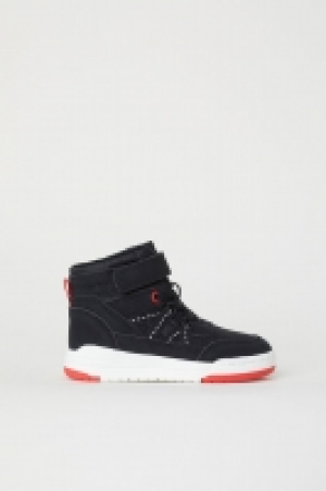  Baskets montantes 14.99 €