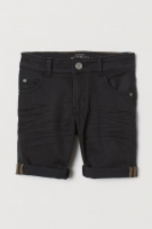  Short en twill 7.99 €