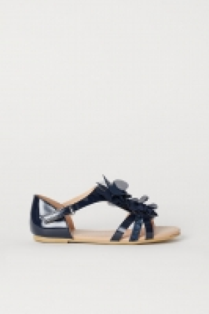  Sandales avec roses en tulle 12.99 €