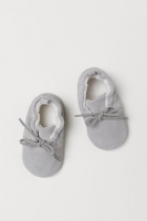  Chaussons en suède 11.99 €