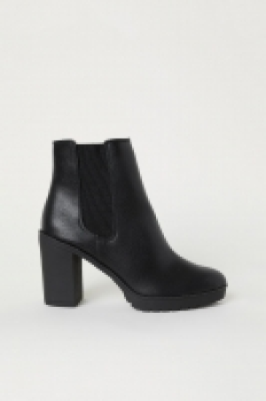  Bottines chaudement doublées 23.99 €