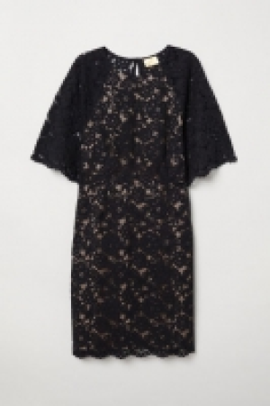  Robe courte en dentelle 34.99 €