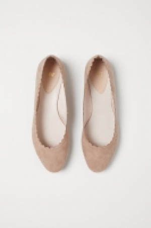  Ballerines à bord festonné 4.99 €