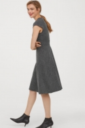  Robe à mancherons 14.99 €