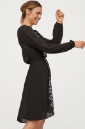  Robe brodée 18.99 €