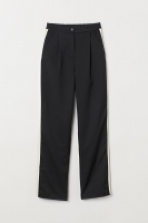  Pantalon à galons 12.99 €