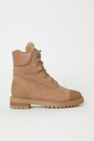  Bottines chaudement doublées 34.99 €