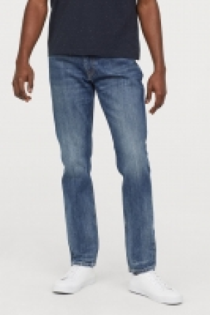  Athletic Tapered Jeans 18.99 €